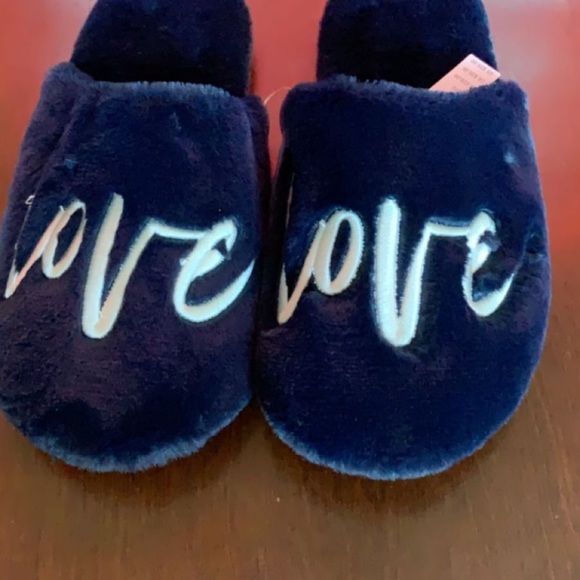 PINK Victoria's Secret Shoes - Victoria secret pink blue love slippers